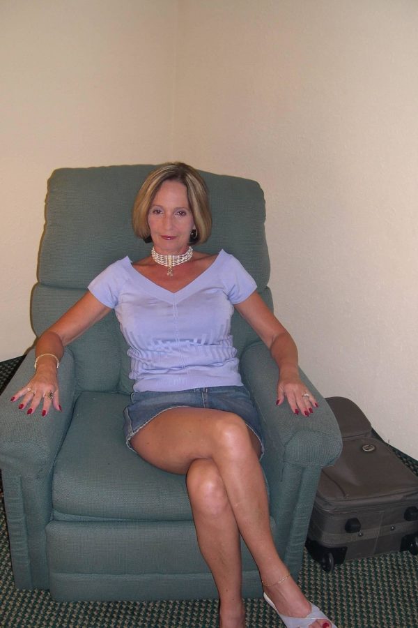 Besoin urgent d’un homme pour m’avilir sans limites rencontre-Cougar-Le Mans